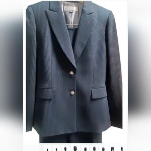 Tahari Arthur Levine 3 Pc Bk/Grey Pinstripe Pant Suit Size 6 Like New